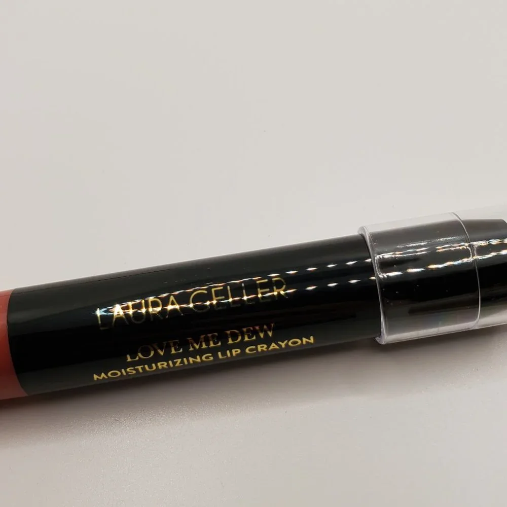 Laura Geller Love Me Dew Moisturizing Lip Crayon MAEBERRIE Full Size NEW - Picture 9 of 16